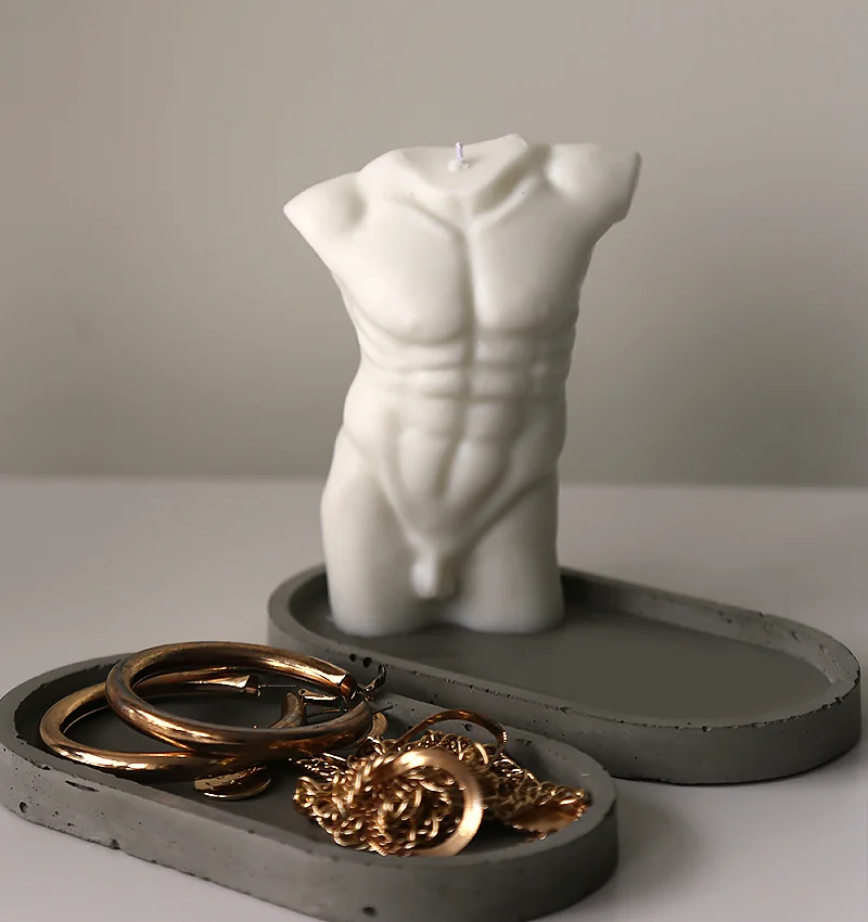 Vash sculptural candle